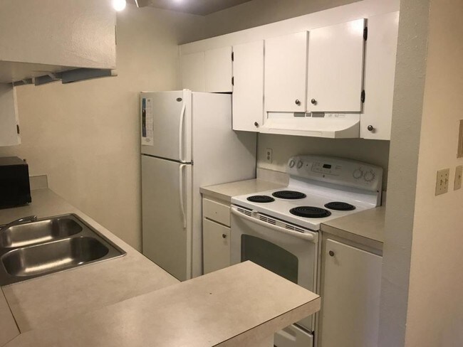 Building Photo - 395 Imperial Way #211