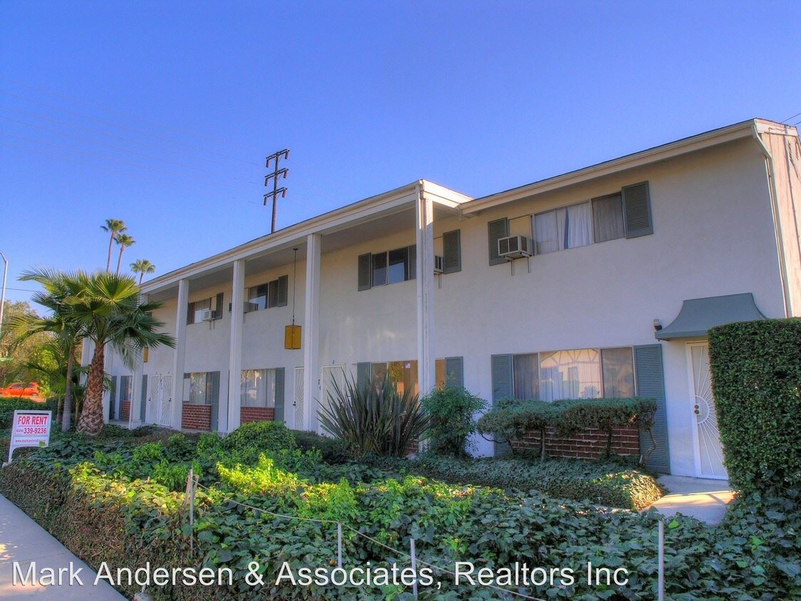 Primary Photo - 851 S Barranca Ave