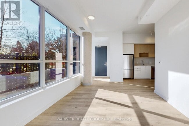 Building Photo - 4365 Bloor St W