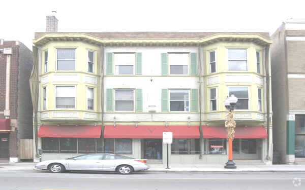 Building Photo - 3441-3443 N Halsted St