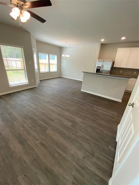 Building Photo - 137 Camelot St