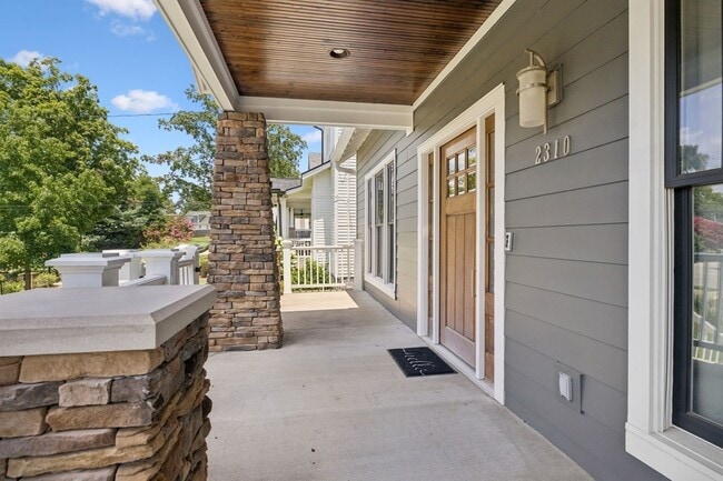 Photo - 2310 Vaulx Ln House