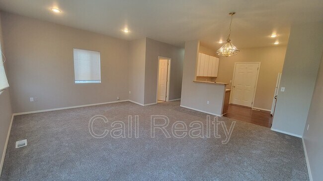 Building Photo - 2525 E Desmet Ave