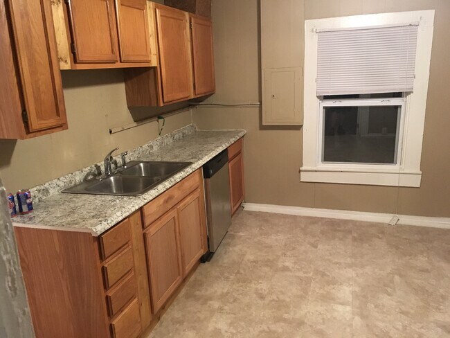 Foto del edificio - 323 S Workman St