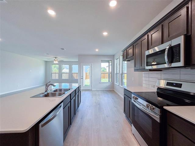 Foto del edificio - 412 Mockingbird Ln
