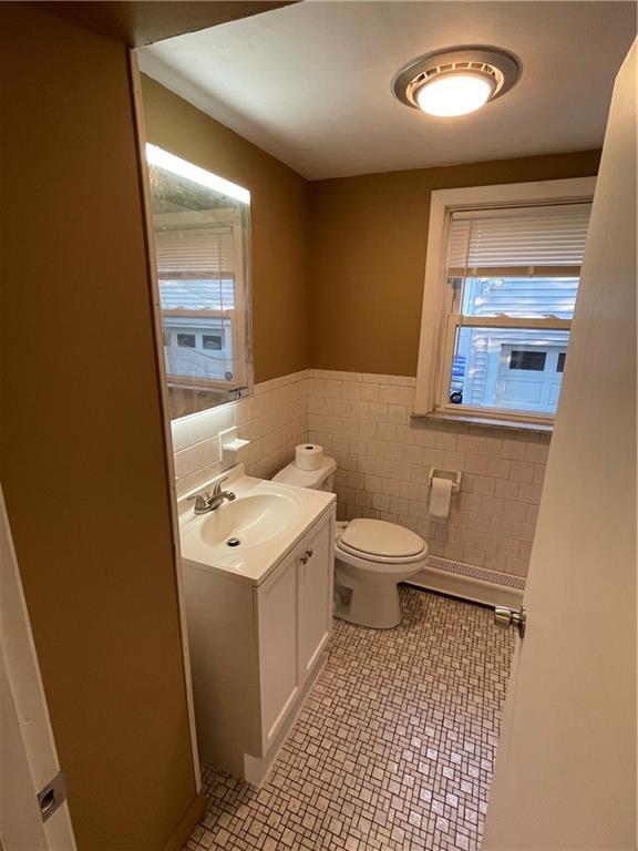 Foto del edificio - 1538 Chalkstone Ave