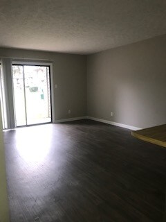 Building Photo - 837 Applewood Ln