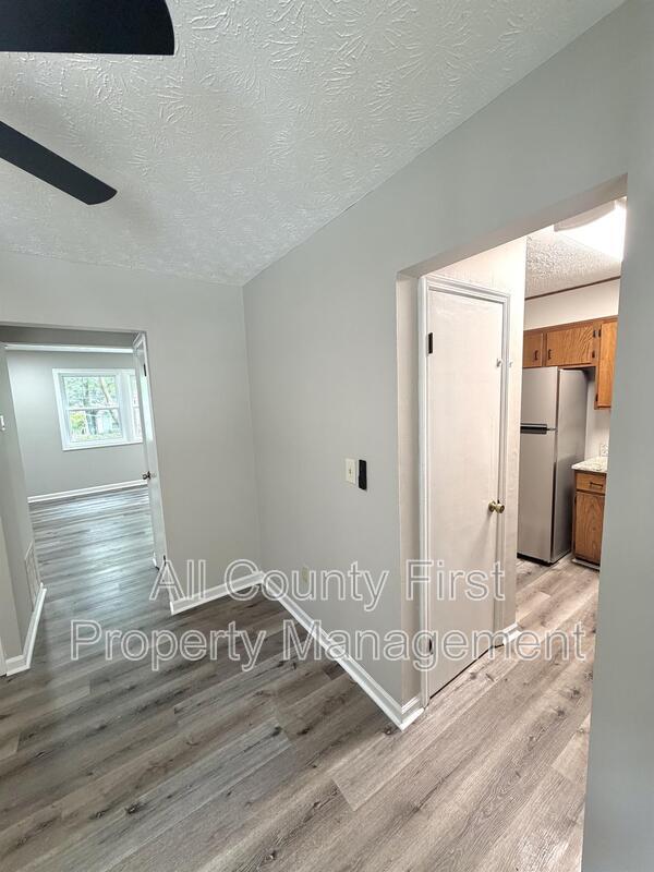 Building Photo - 734 S Candler St