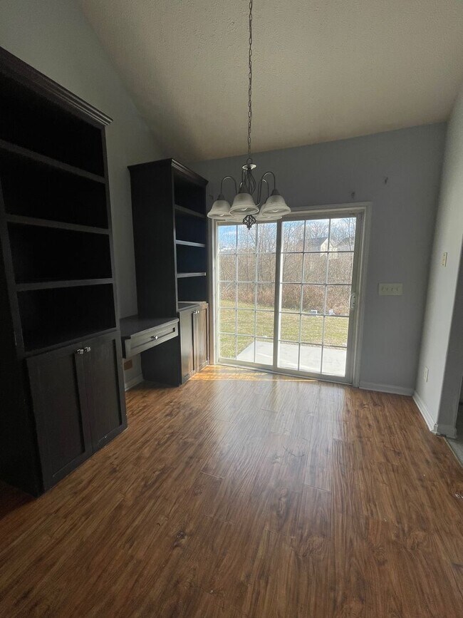 Foto del edificio - 4233 Sandstone Dr