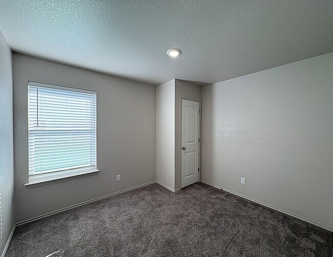 Building Photo - 2412 FM 1113