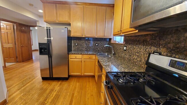 Building Photo - 3836 N Nordica Ave