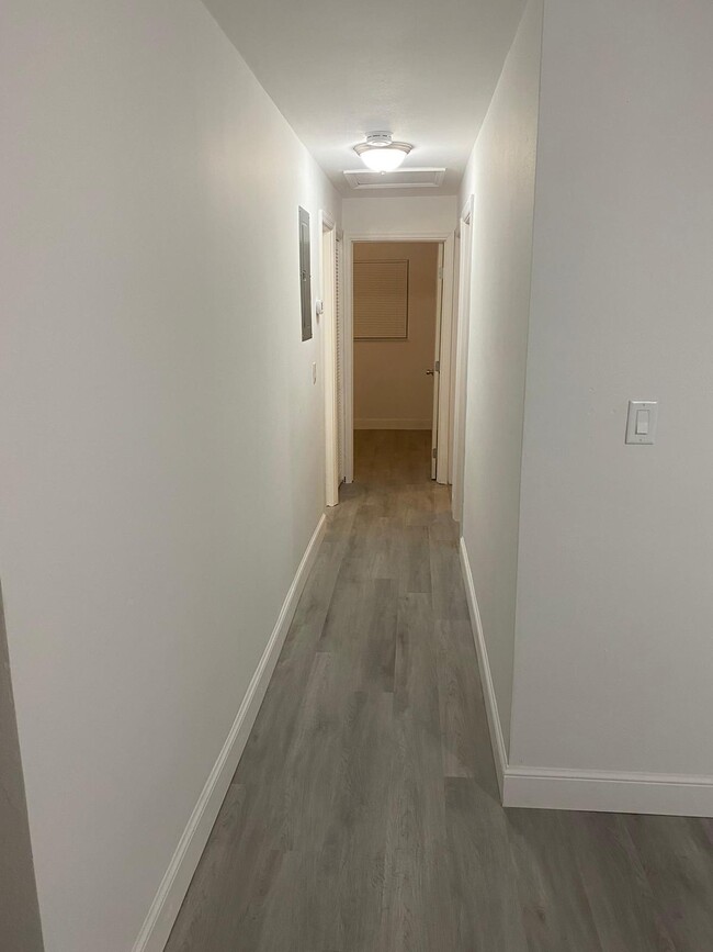 Foto del edificio - 920 W 7th St