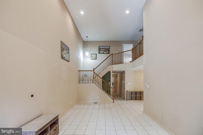 Building Photo - 3390 Woodland Cir