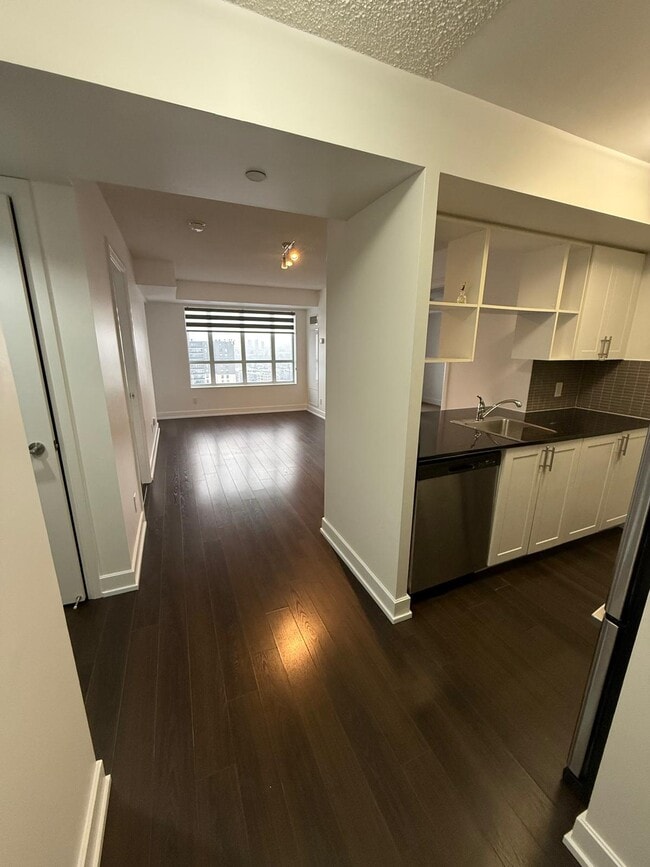 Building Photo - 6 Eva Rd