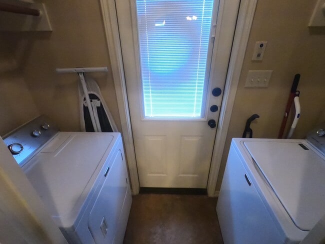 Building Photo - 3509 General Pkwy