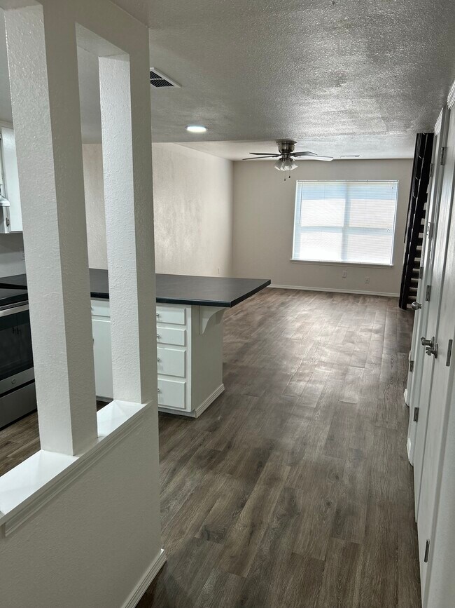Building Photo - 2111 3rd Ave