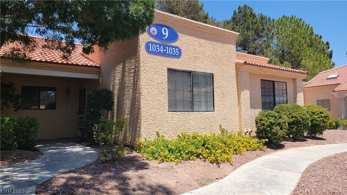 Primary Photo - 2851 S Valley View Blvd