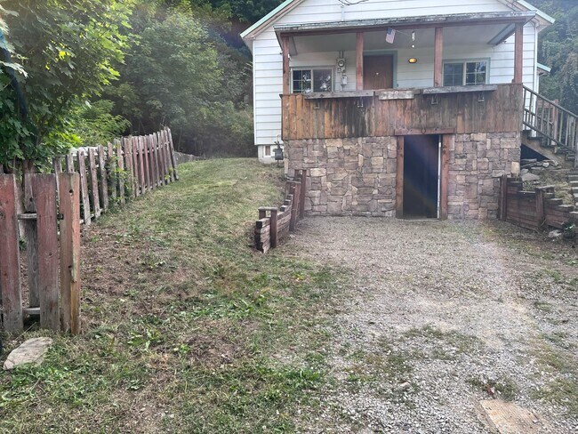 Foto del edificio - 817 W Park Ave