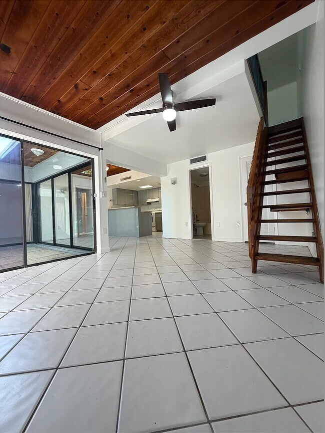 Foto del edificio - 6432 Sawmill Ln