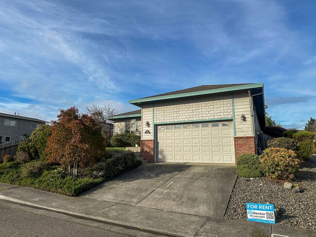 Building Photo - Enjoy the privacy of your fenced backyard ...