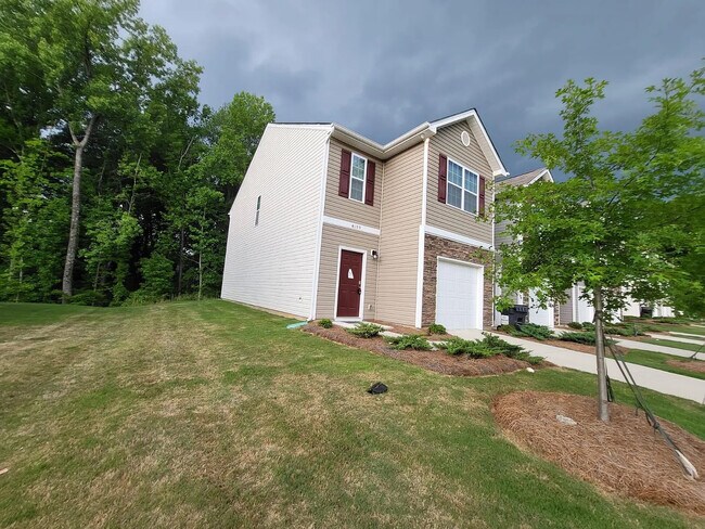 Foto del edificio - Room in Townhome on Guildford Hill Ln