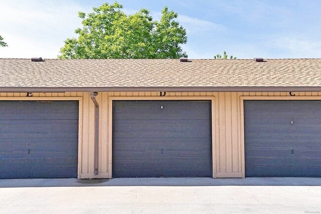 Building Photo - 9840 W Stanford Ave