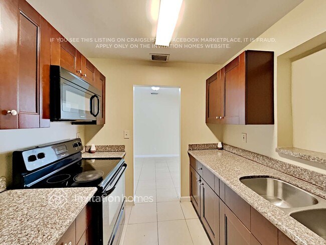 Foto del edificio - 526 Foresteria Dr