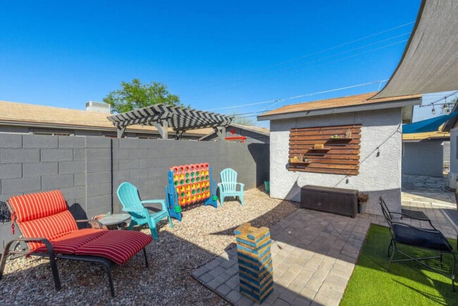 Building Photo - Central Phoenix Casita w/ Beautiful Patio ...