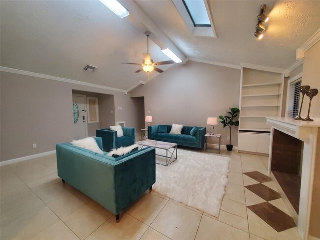 Building Photo - 3002 Frontier Dr