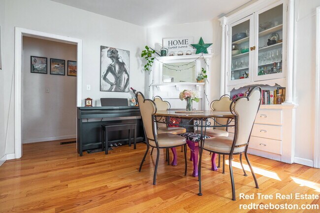 Building Photo - 66 Brooks St