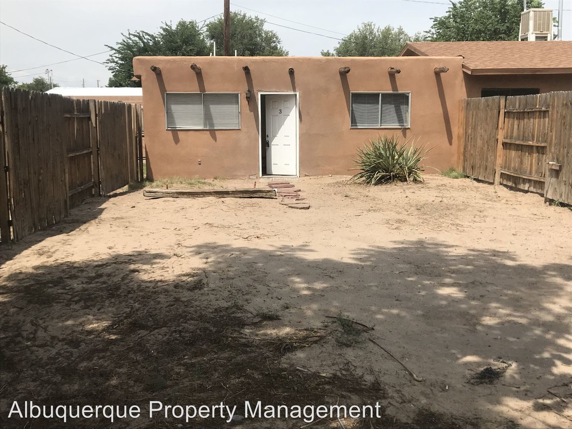 Primary Photo - 2 br, 1 bath Apartment - 2712 Isleta Blvd SW