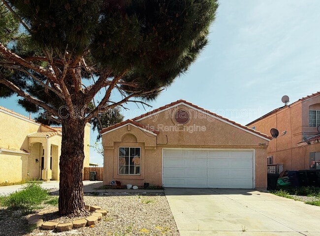 Foto del edificio - 13489 Monterey Way