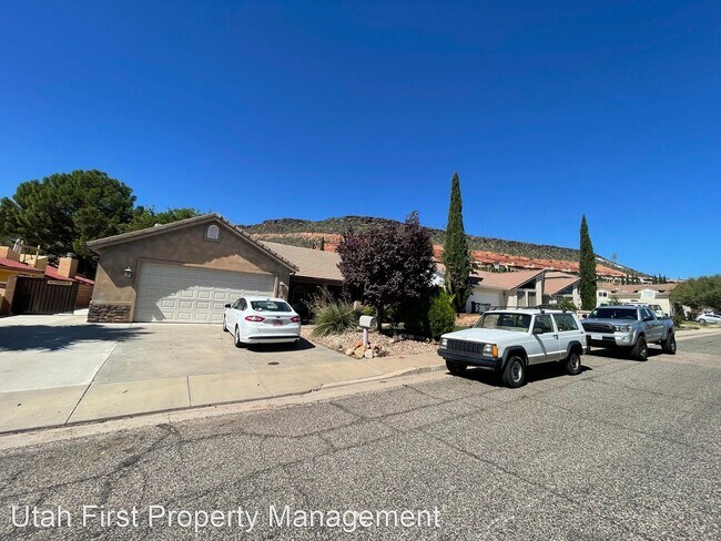 Foto del edificio - 4 br, 2 bath House - 240 S Donlee Drive
