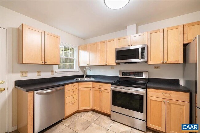 Foto del edificio - 803 Orangedale Ave