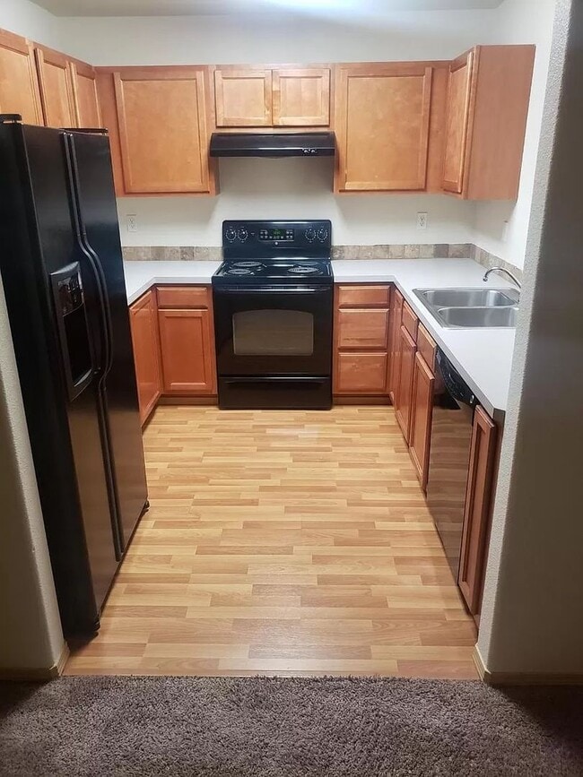Building Photo - Cozy Living at Greensferry