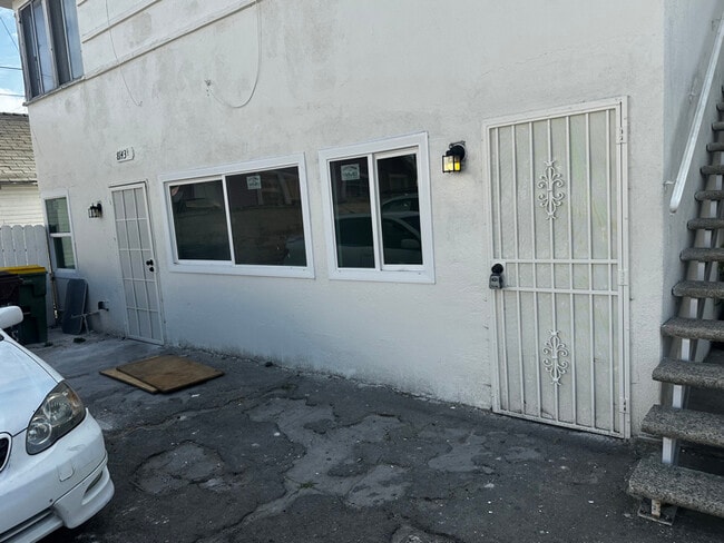 Foto del edificio - 8631 1/2 State St