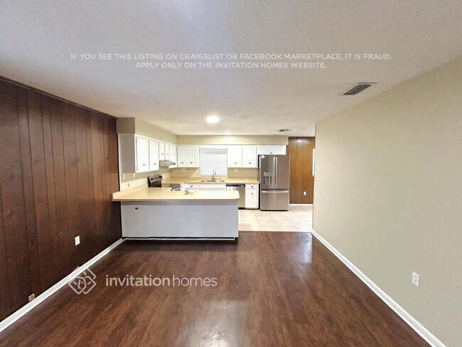 Foto del edificio - 4830 S Gachet Blvd