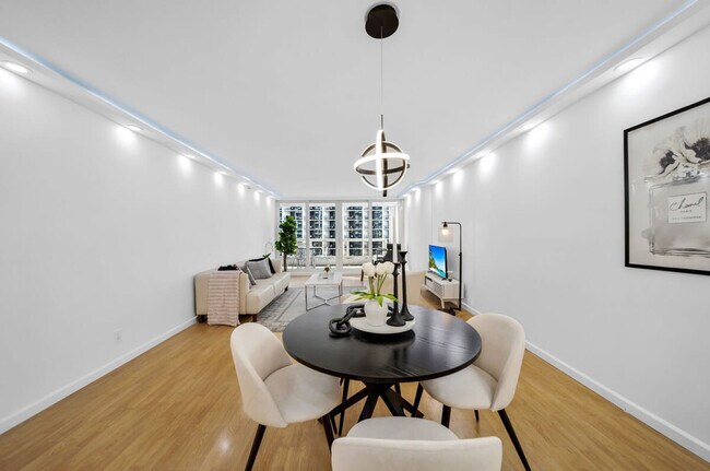 Foto del edificio - 1717 N Bayshore Dr