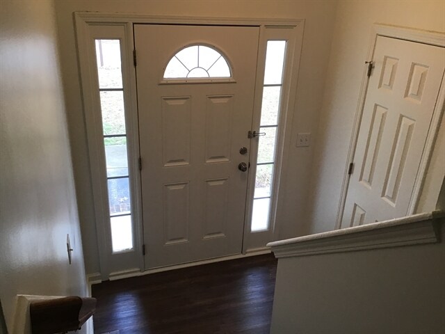 Foto del edificio - 909 Jaybird Lane