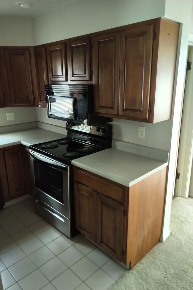 Building Photo - 2 Bed, 1 Bath Bungalow
