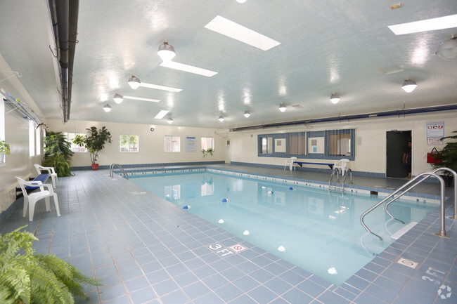 Piscina - Middlefield Village Apartments