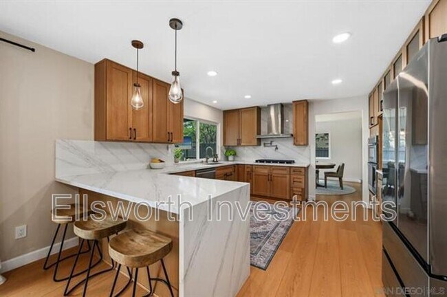 Foto del edificio - 1225 Fallbrook Ct