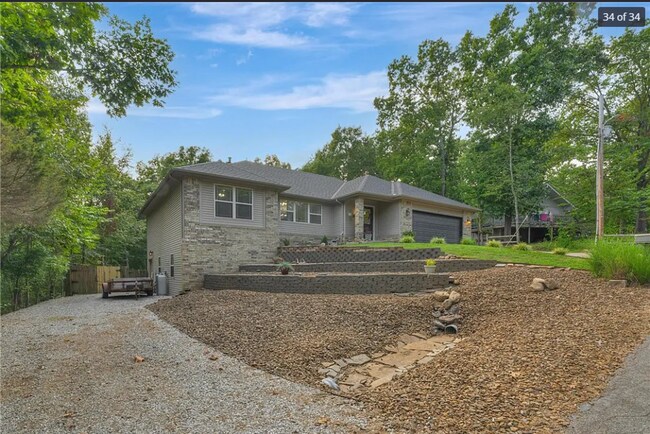 Building Photo - 4 Blenheim Ln