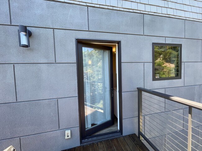 Foto del edificio - Piedmont! ALL UTILITIES INCLUDED! Recently...