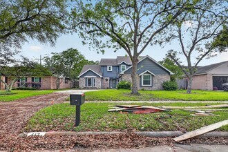 Building Photo - 417 W Hillary Cir
