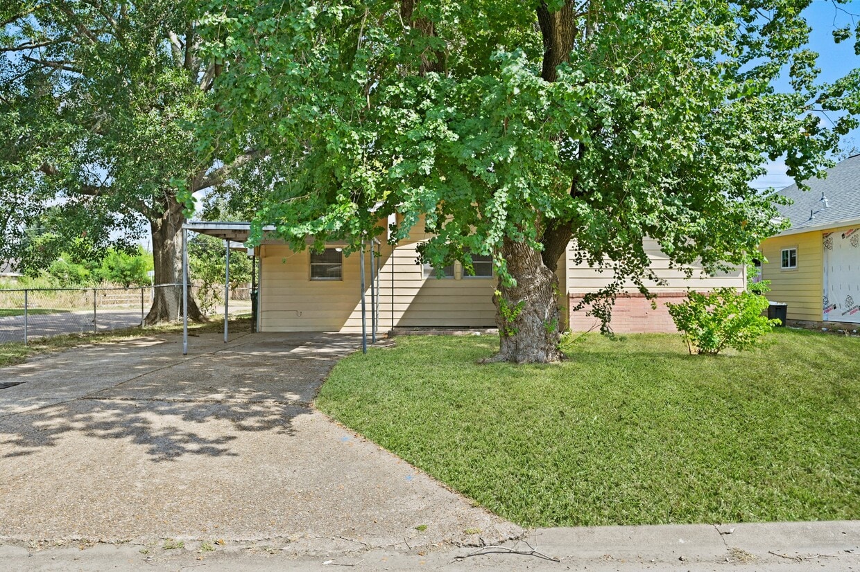 Primary Photo - 1201 Orrel Dr