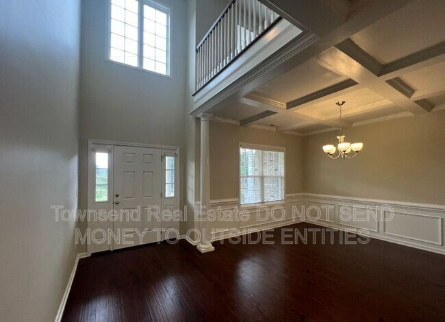 Building Photo - 6426 Burnside Pl