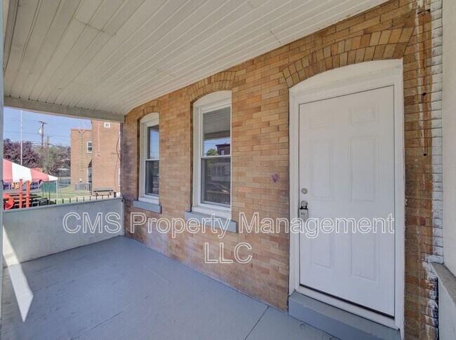 Building Photo - 12 Adella Ave