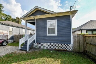 Building Photo - 1117 Fred St