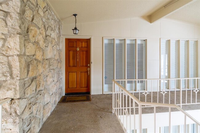 Building Photo - 6307 Diamond Head Cir